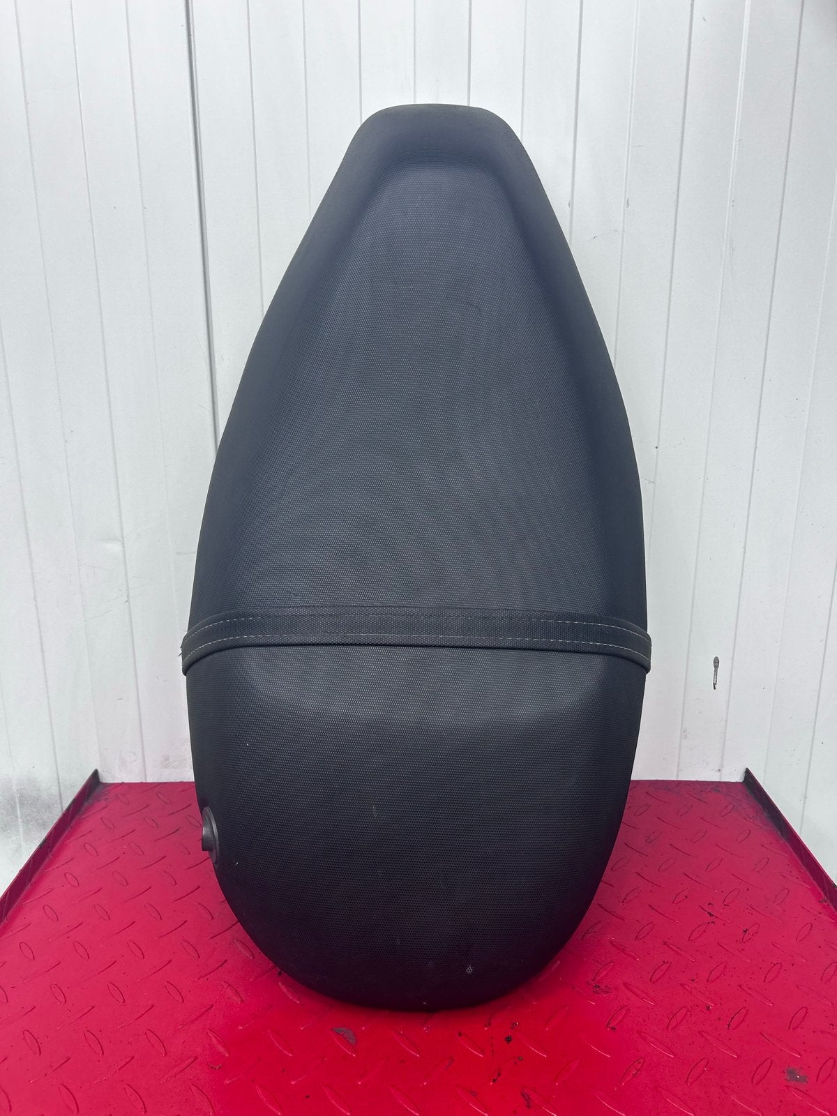 Piaggio Zip Zadel - Ophangpunt defect, Fietsen en Brommers, Brommeronderdelen | Scooters, Ophalen of Verzenden, Gebruikt, Zadel