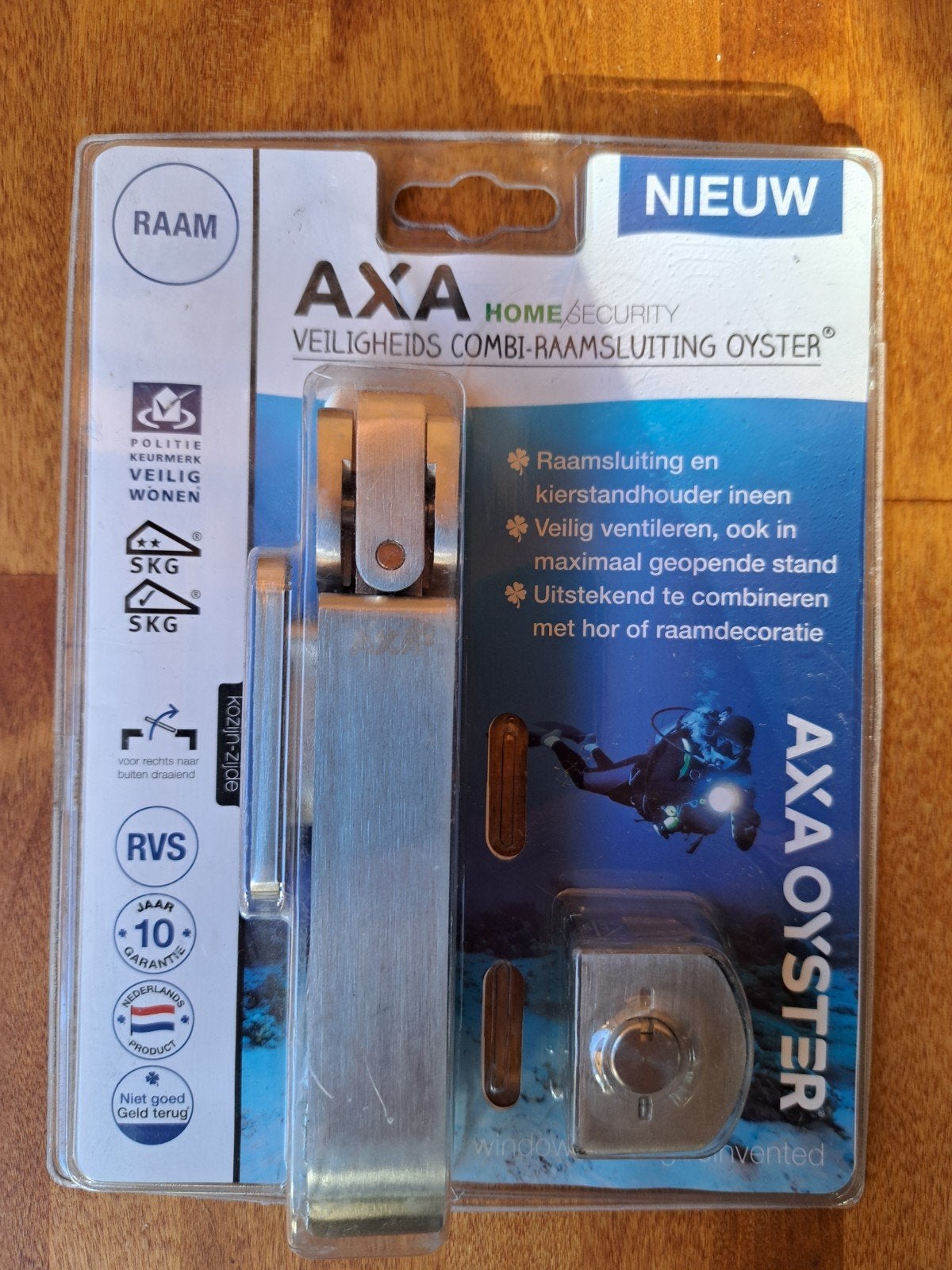 AXA  Oyster Veiligheids Raamsluiting en kierstandhouder, Ophalen of Verzenden, Nieuw, Rvs, Schuif of Grendel