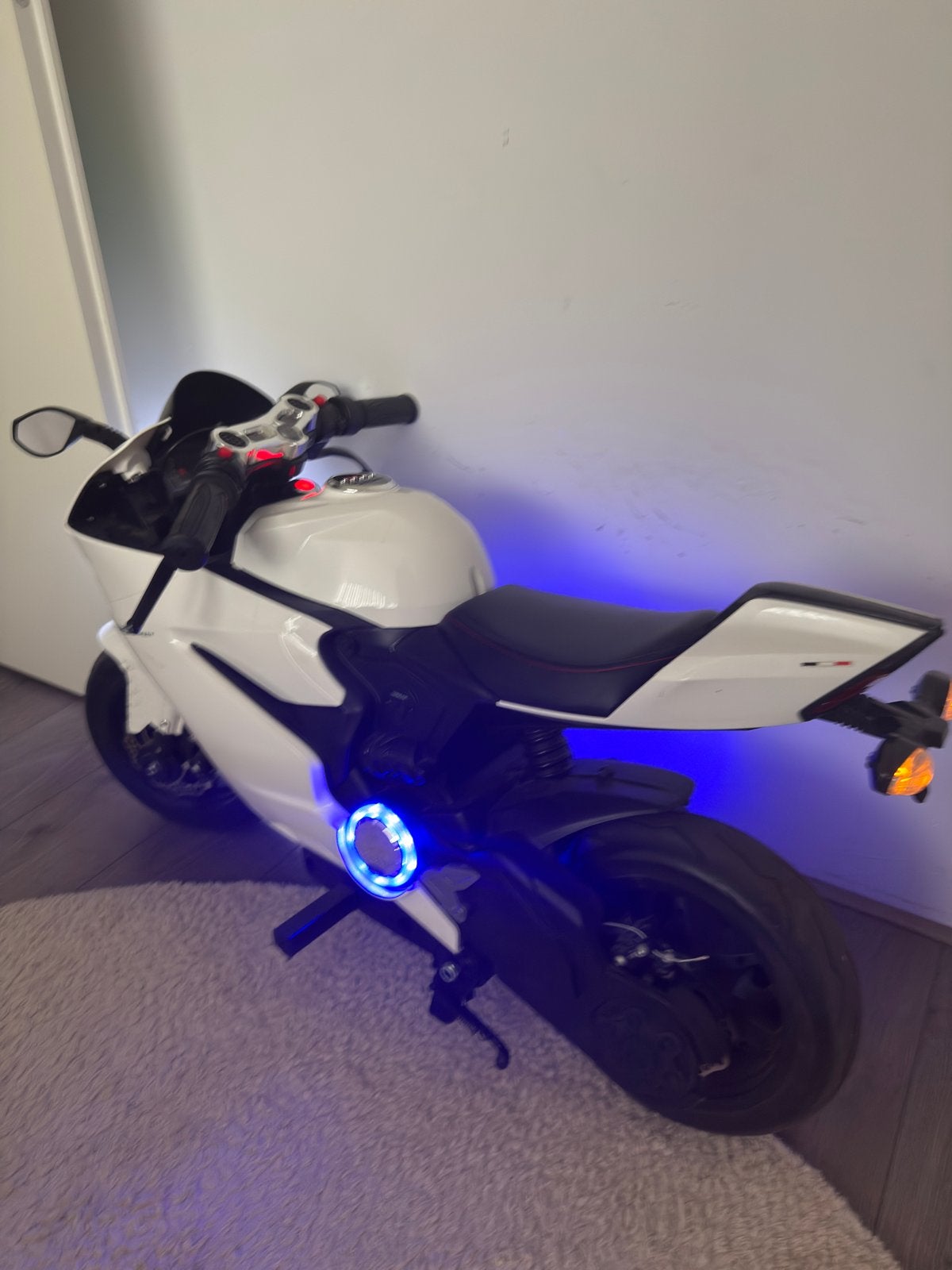 Kinder motor, Fietsen en Brommers, Ophalen of Verzenden, Zo goed als nieuw, Overige typen