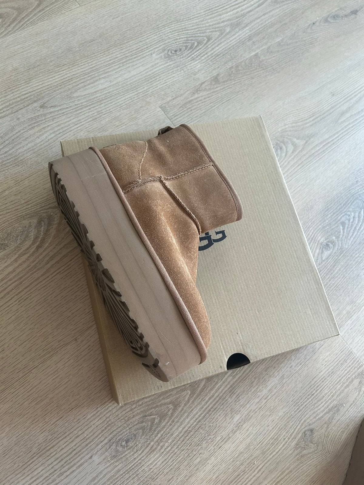 Ugg Classic Ultra Mini Platform Chestnut, Ophalen of Verzenden, Nieuw, Bruin, Lage of Enkellaarzen