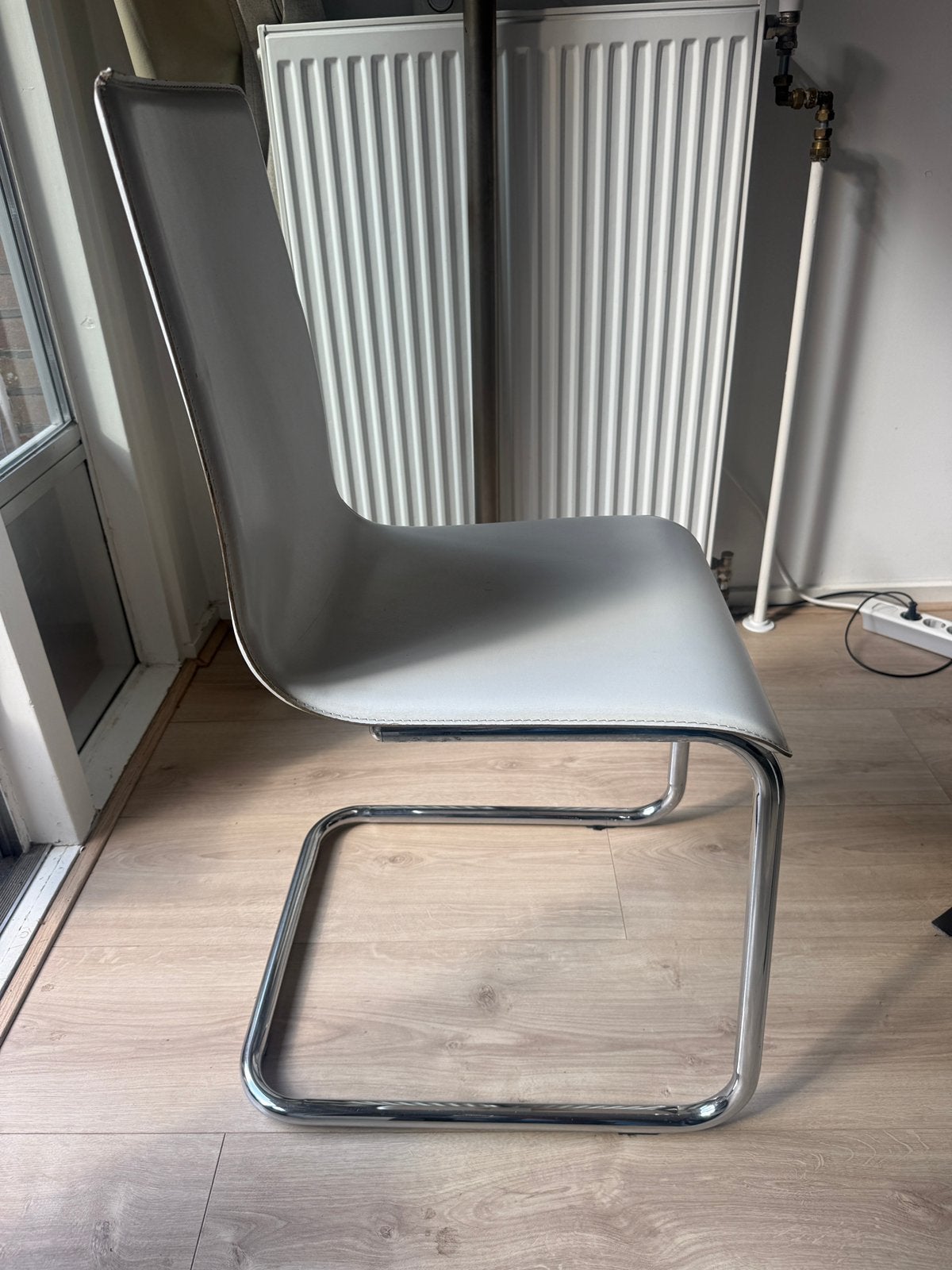 4 vintage eetkamerstoelen met chrome onderstel, Huis en Inrichting, Stoelen, Ophalen, Gebruikt, Wit, Vier