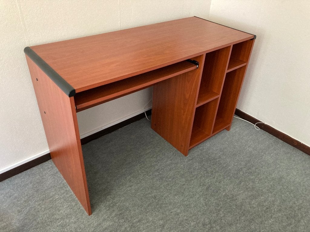Houten bureau met opbergruimte., Huis en Inrichting, Ophalen, Gebruikt, 120 cm, 50 cm