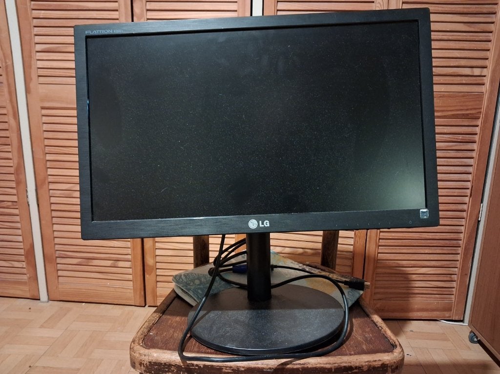 LG Monitor 22 inch Flatron E 2551 S_BN, Computers en Software, Gebruikt, 3 tot 5 ms, HDMI, Full HD