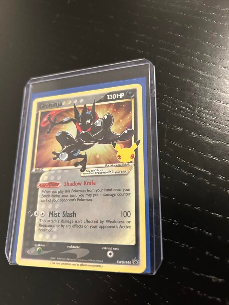 Pokémon Greninja  SWSH144 - Celebrations 25th Promo, Hobby en Vrije tijd, Verzamelkaartspellen | Pokémon, Ophalen of Verzenden