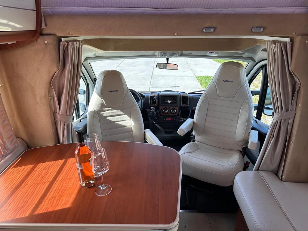 Mobilvetta KEA M78 2015  Luxe - Comfort - Compleet  2 xAirco, Caravans en Kamperen, Alkoof, Ringverwarming, Fiat, Afzuigkap