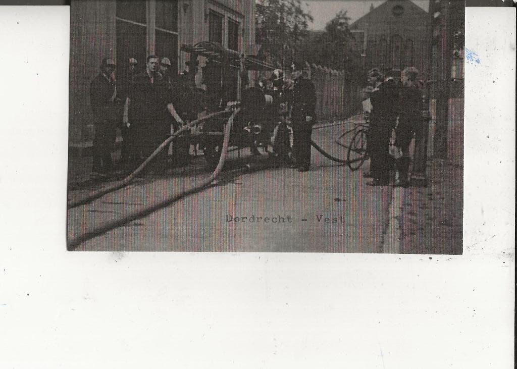 Dordrecht Vest met brandweer en fiets, Ophalen of Verzenden, Ongelopen, Zuid-Holland