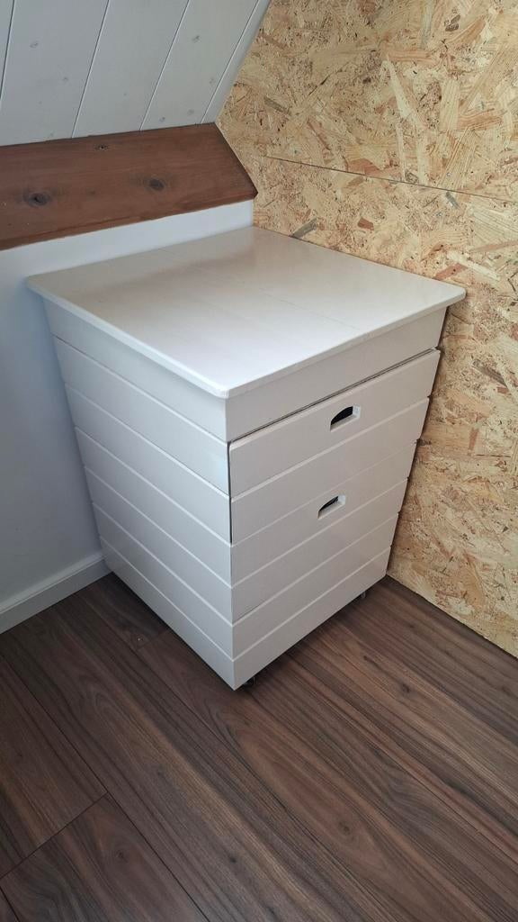 Houten ladekastje gratis op te halen in Herwijnen, Ophalen, 50 tot 100 cm, 3 of 4 laden, Minder dan 100 cm