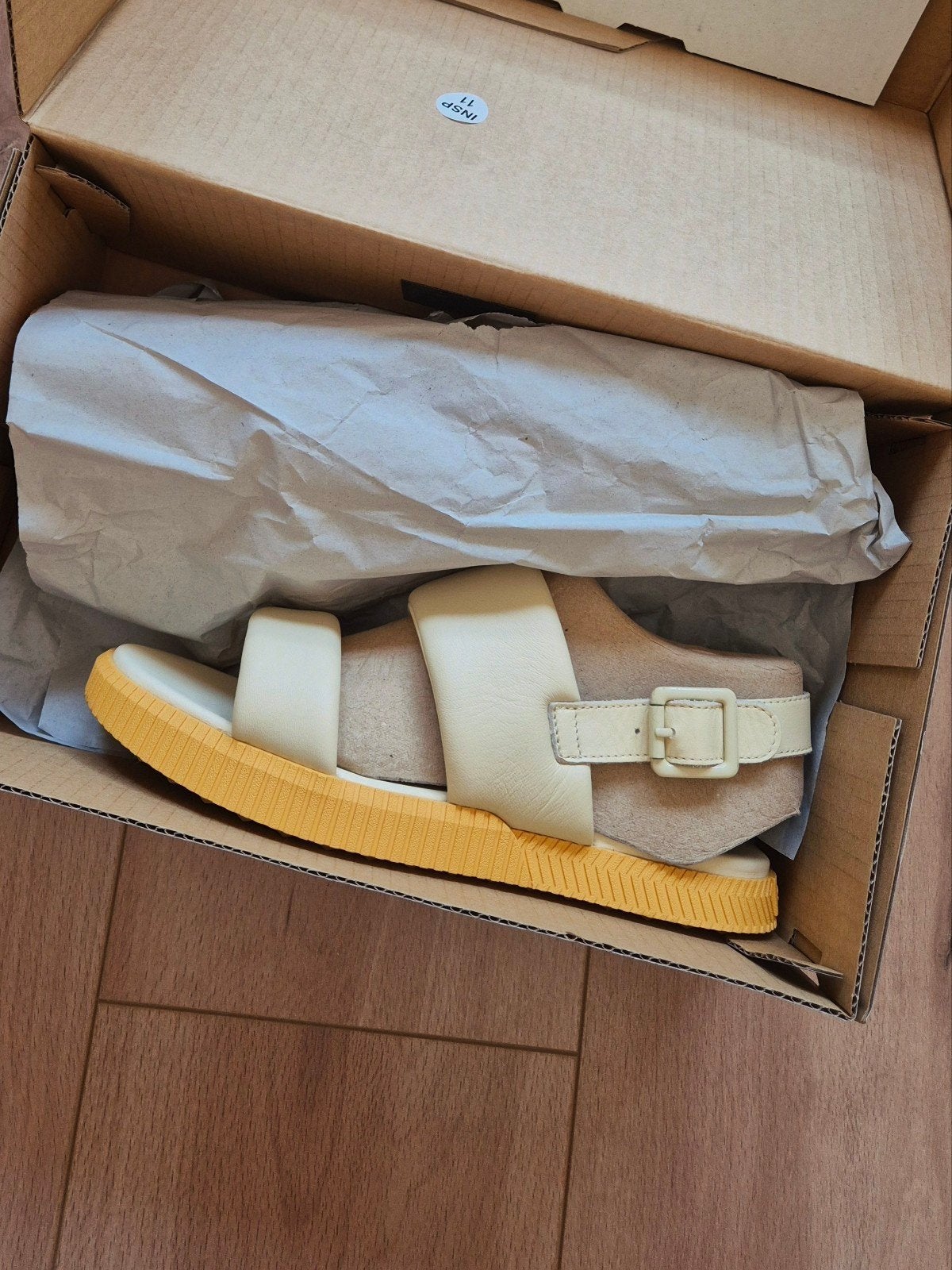 Sorel ONA Streetworks Flat Leather Sandal, maat 39, Geel, Zo goed als nieuw, Sandalen of Muiltjes, Sorel