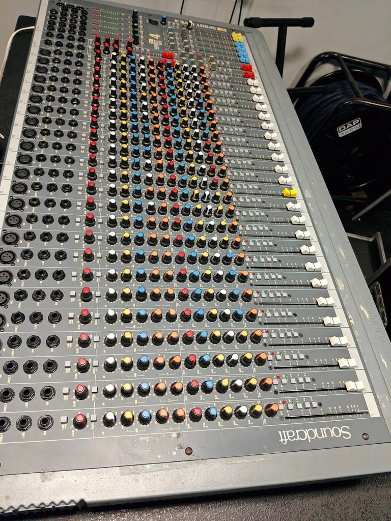 Mengtafel SOUNDCRAFT Spirit Live 4, Muziek en Instrumenten, Mengpanelen, Ophalen, Gebruikt, 20 kanalen of meer
