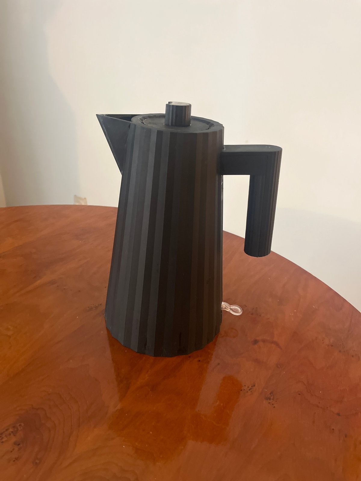 Alessi waterkoker - Stijlvol en functioneel, 1 tot 2 liter, Ophalen, Zo goed als nieuw, Draadloos