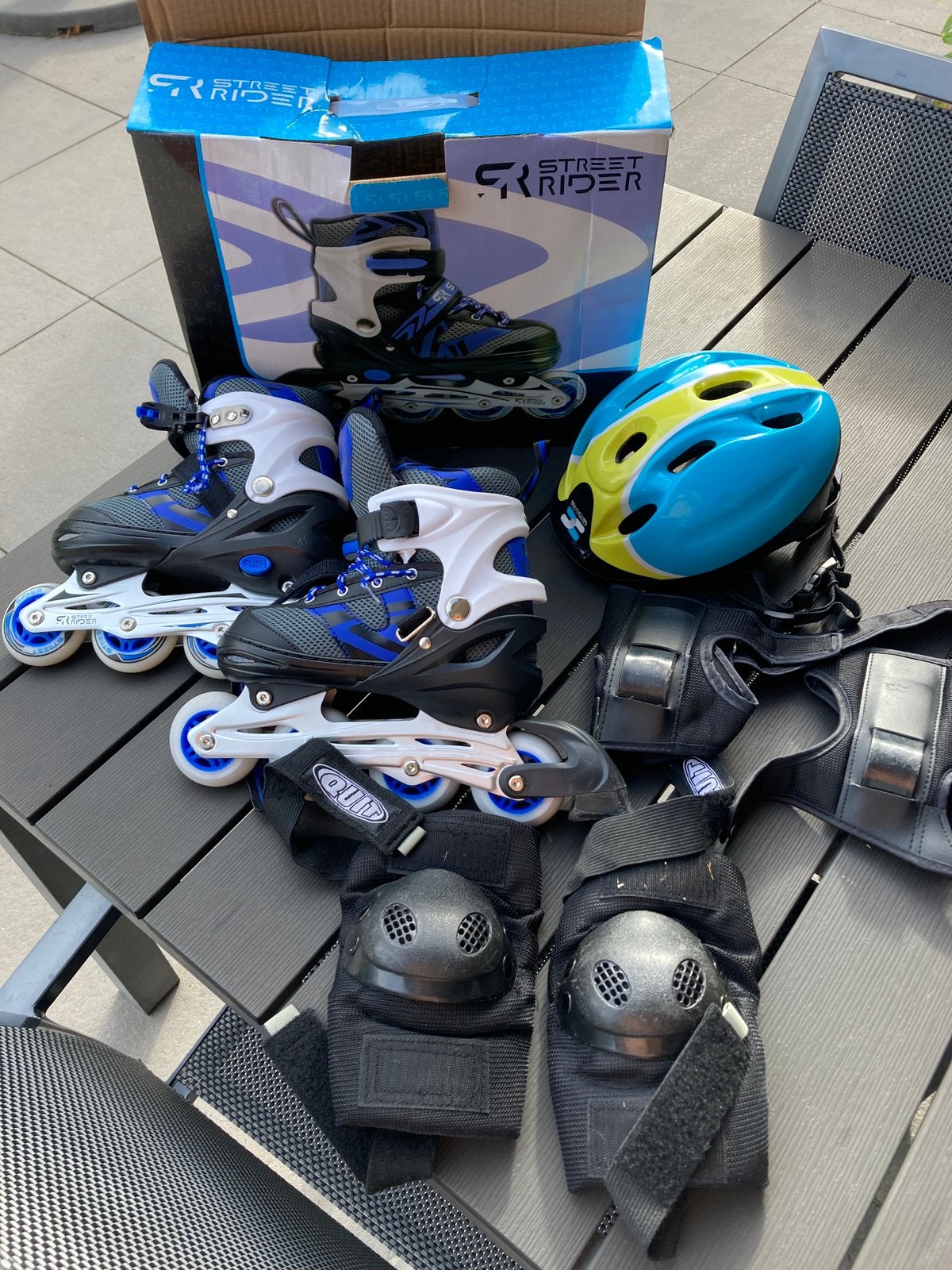 Kinder skeelers inclusief beschermers en helm, Sport en Fitness, Skeelers, Ophalen, Zo goed als nieuw