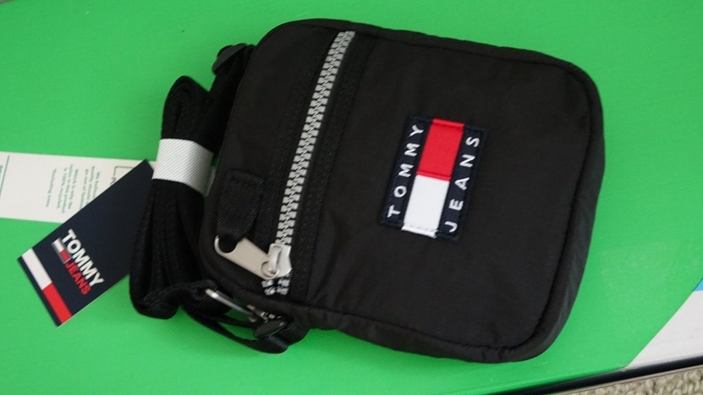 nieuw zwart TOMMY HILFIGER tasje, 30 cm of meer, Overige kleuren, Verzenden, Minder dan 40 cm
