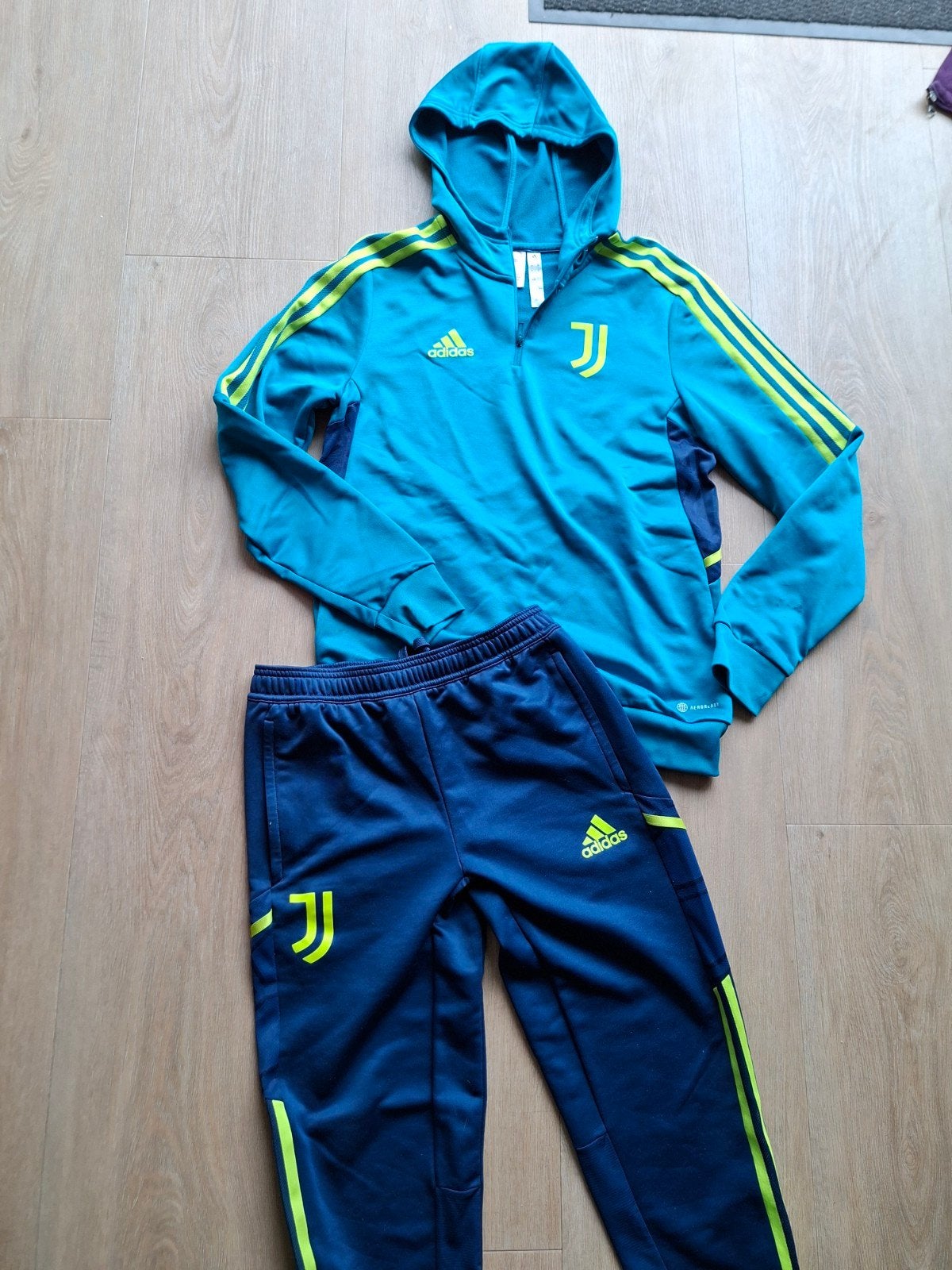 Adidas Juventus trainingspak - Jongens - Maat 164, Kinderen en Baby's, Kinderkleding | Overige, Ophalen of Verzenden, Gebruikt