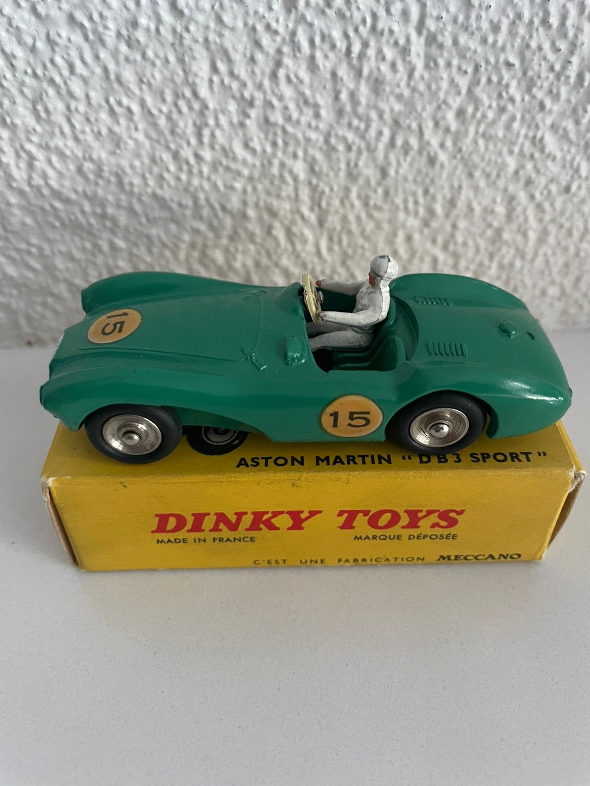 Originele Dinky Toys 1:43 Aston Martin DB3 506 + doosje MINT, Hobby en Vrije tijd, Modelauto's | 1:43, Ophalen of Verzenden, Nieuw