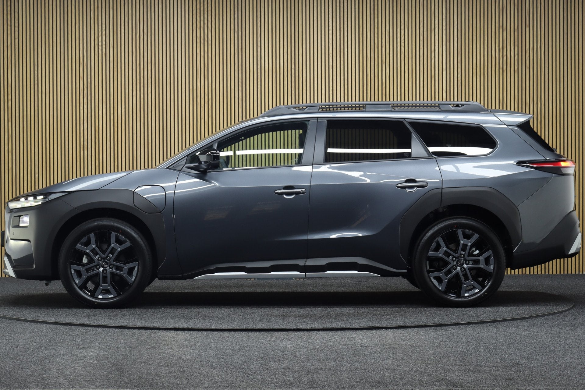 Subaru E-Outback 4E-xperience+ 74.7 kWh Harman Kardon Audio, Gebruikt, Zwart, Met garantie (alle), Vierwielaandrijving