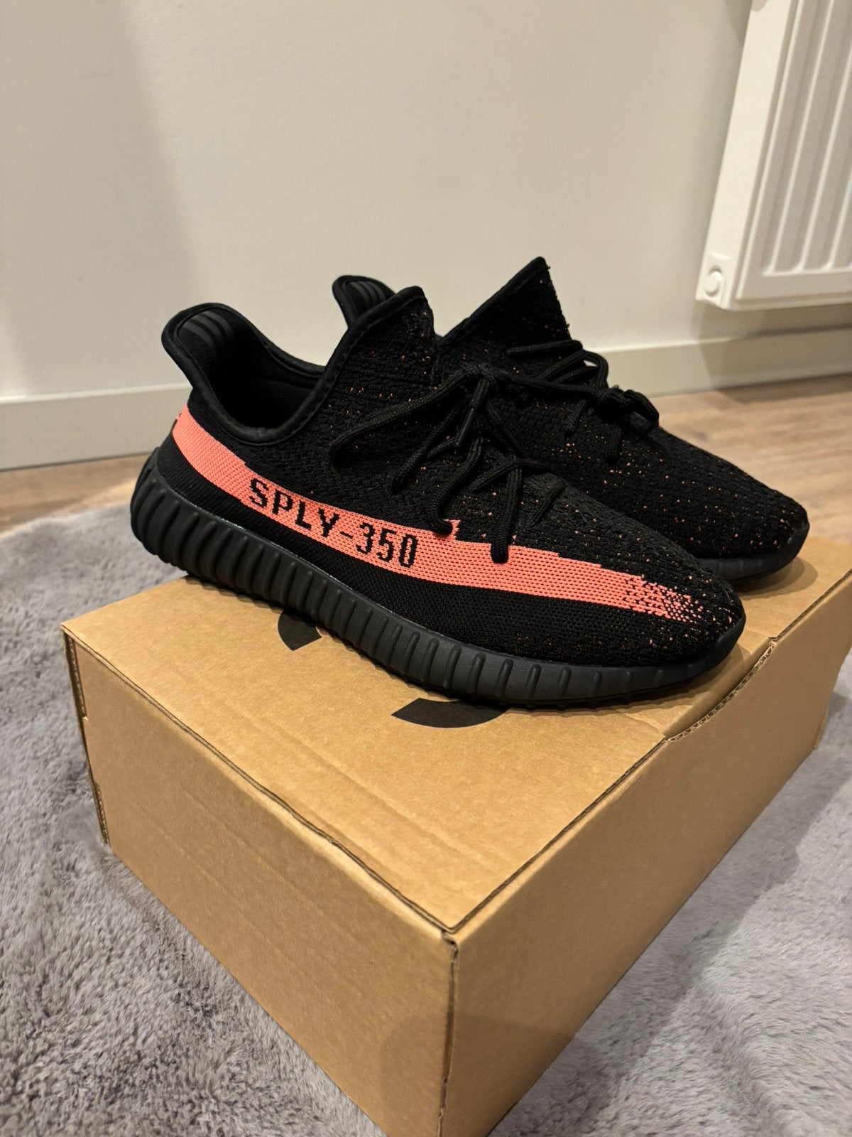 Adidas yeezy 350 v2. ‘Bred’, Verzenden, Zo goed als nieuw, Overige kleuren