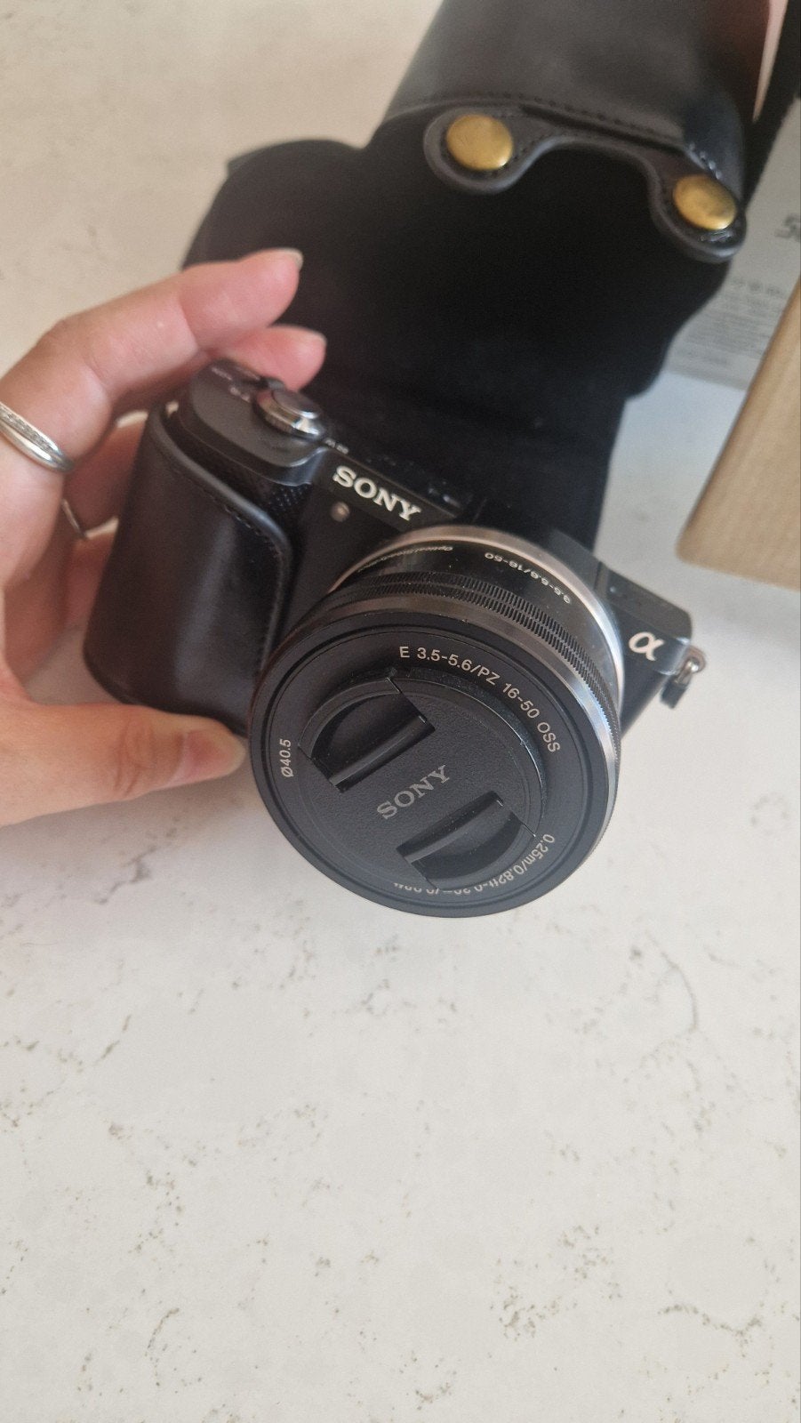 Sony Alpha A5000 Systeemcamera (slechts 5324 clicks!), Audio, Tv en Foto, Fotocamera's Digitaal, Zo goed als nieuw, Systeemcamera