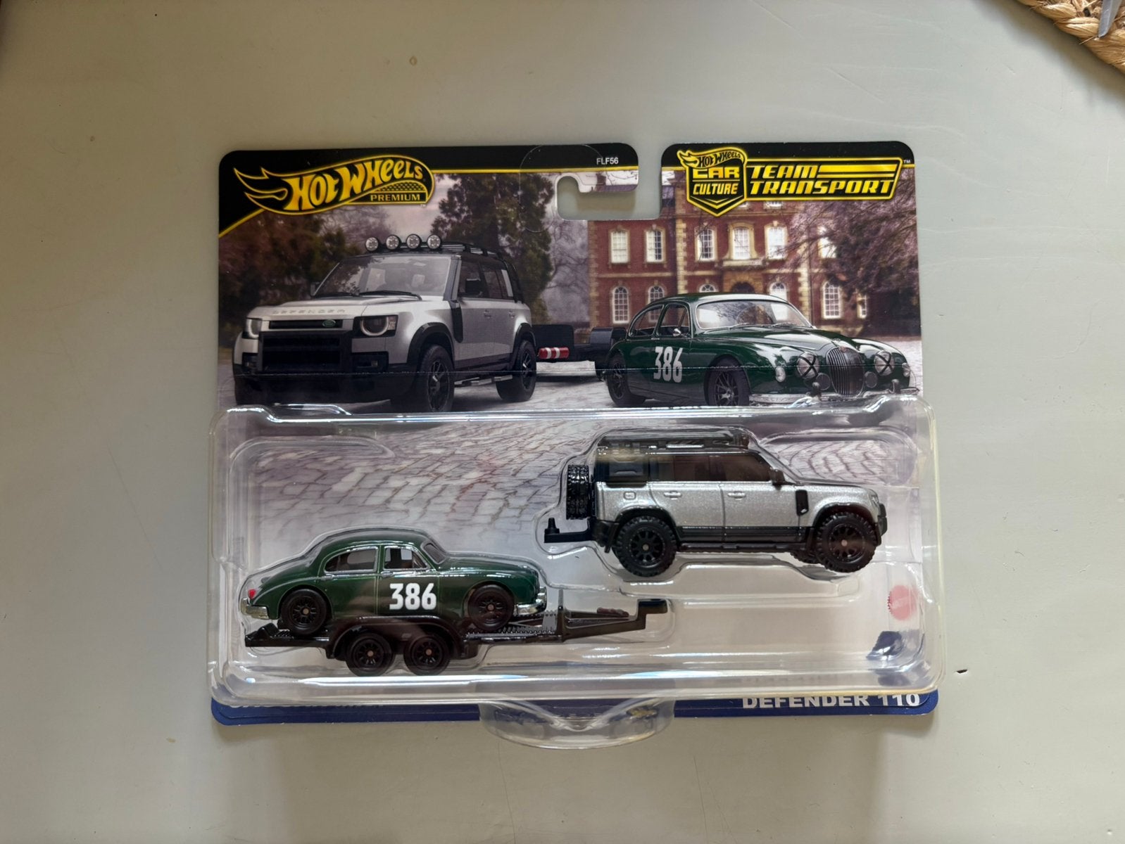 Hot Wheels Premium Jaguar Mk1- Defender Team Transport, Ophalen of Verzenden, Zo goed als nieuw, Auto