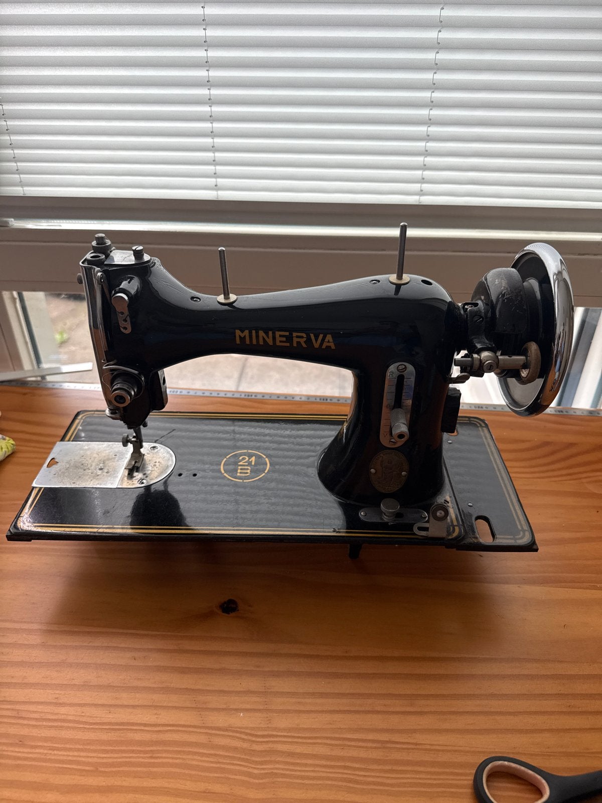 Vintage Minerva Naaimachine - Model 21B, Ophalen