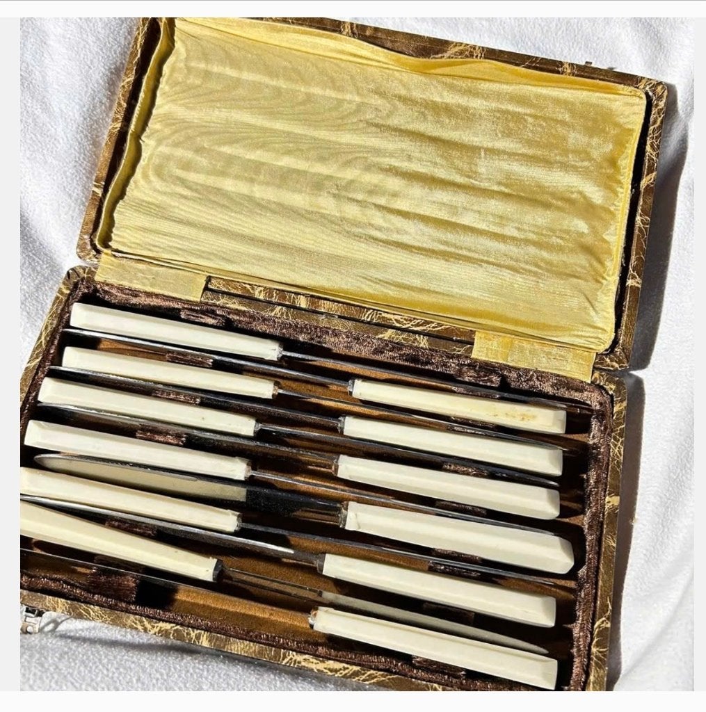 Doos met antieke messen, 12 stuks, in originele doos, Antiek en Kunst, Ophalen of Verzenden