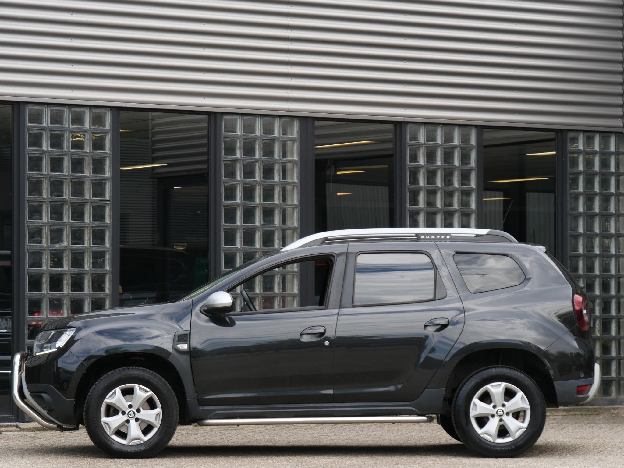 Dacia Duster 1.2TCe PRESTIGE/ CAMERA/ BLINDSPOT/ PDC ACHTER/, Auto's, Voorwielaandrijving, Gebruikt, Euro 6, 4 cilinders