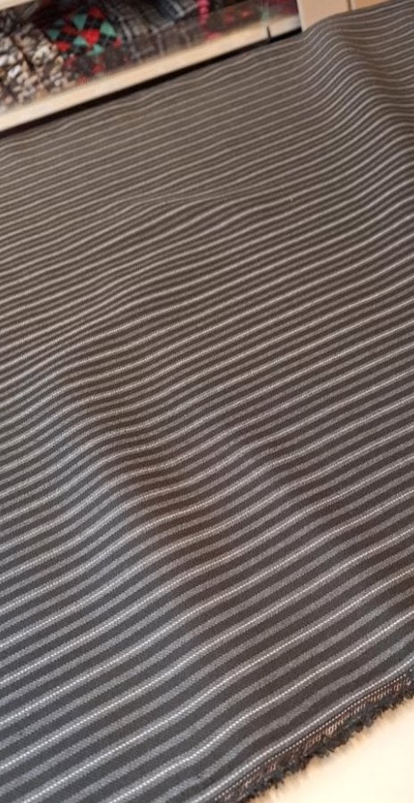 Stof, gestreept grijs 5,8 meter, Hobby en Vrije tijd, 120 cm of meer, Ophalen of Verzenden, Polyester, Grijs