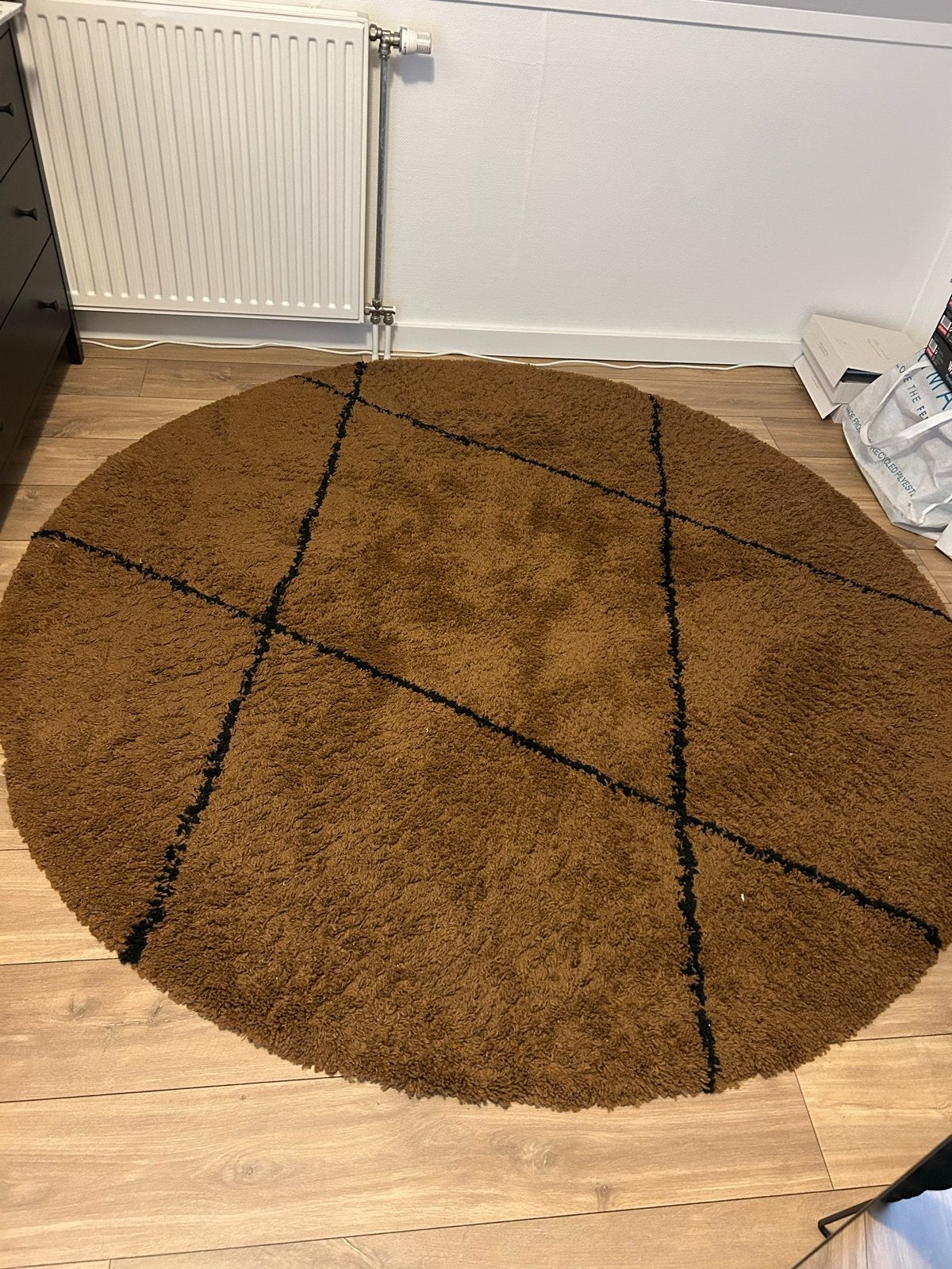 Rond hoogpolig vloerkleed - 200 cm doorsnede, Ophalen, Bruin, Rond, Zo goed als nieuw