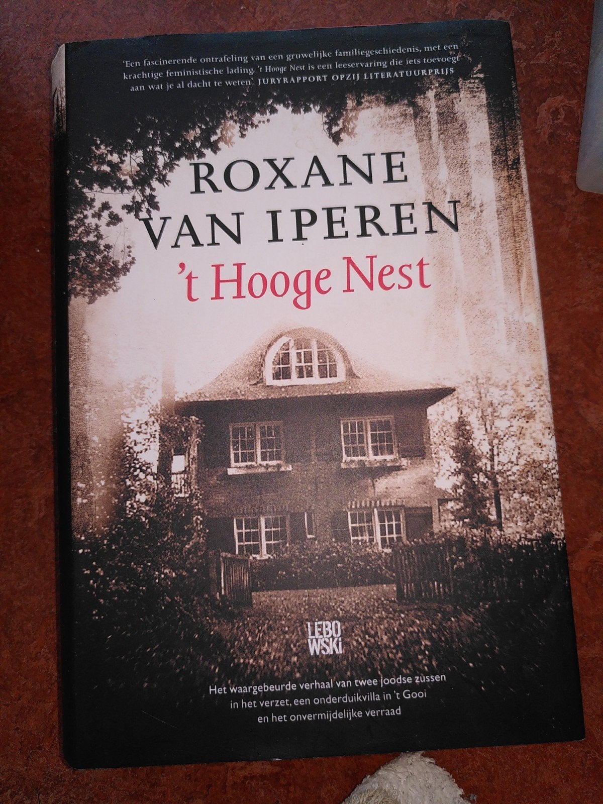 Het Hoge Nest - Roxane van Iperen (Nieuwstaat), Ophalen of Verzenden, Nieuw, Roxane van Iperen, Nederland