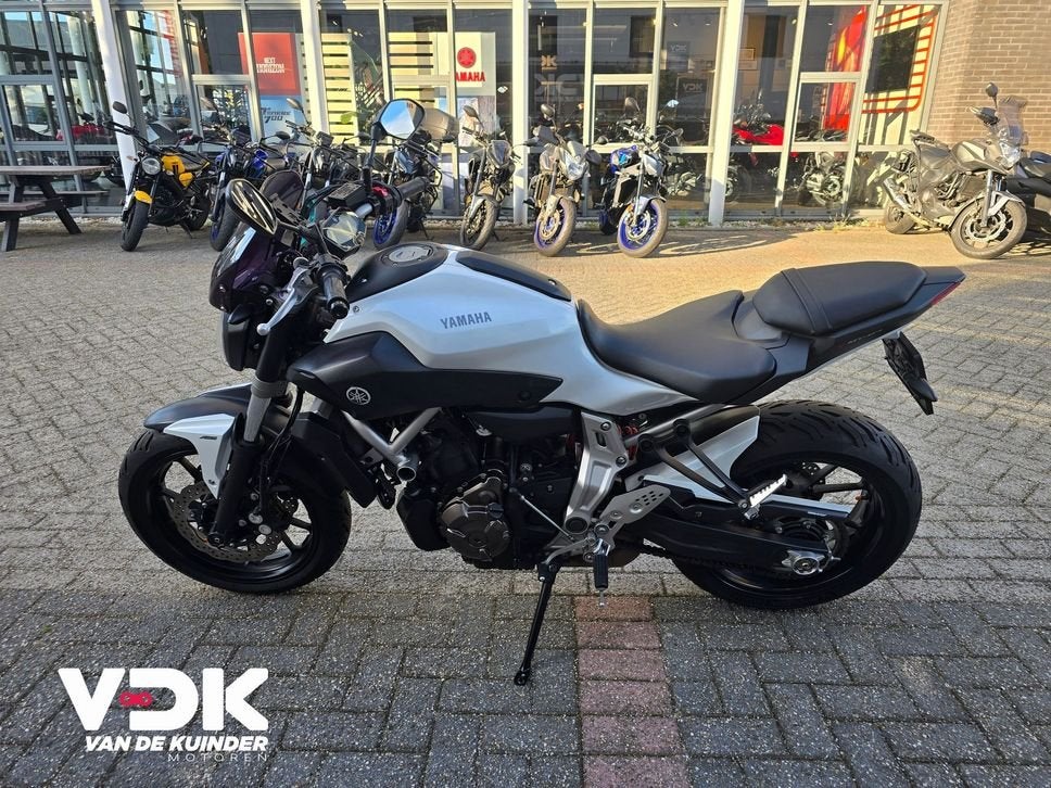 YAMAHA MT 07 ABS (bj 2015) 15,673 km, Motoren, Motoren | Yamaha, 2 cilinders, Motorrijbewijs A, Bedrijf, Onbekend