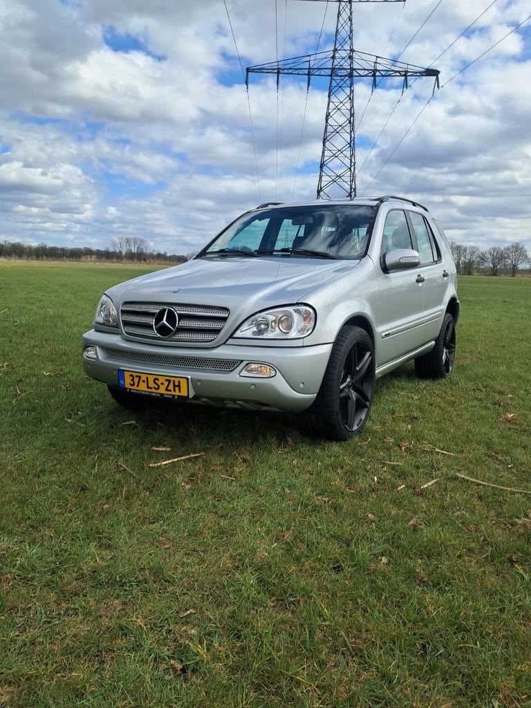 Mooie mercedes ml 350 nieuwe apk!!, Automaat, 3700 cc, Zwart, Particulier