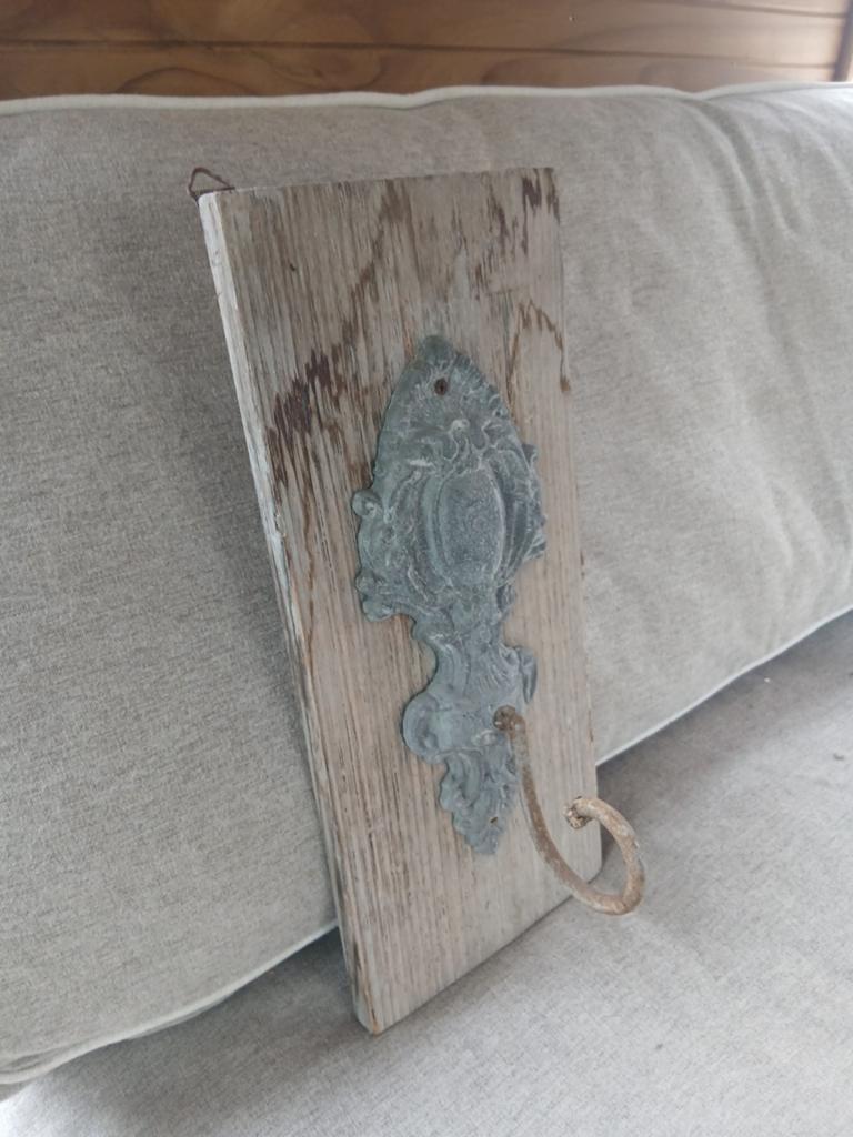 Muursteun/ plantenhanger, Huis en Inrichting, Woonaccessoires | Kapstokken, Ophalen of Verzenden, Hout, Wandkapstok, Minder dan 100 cm