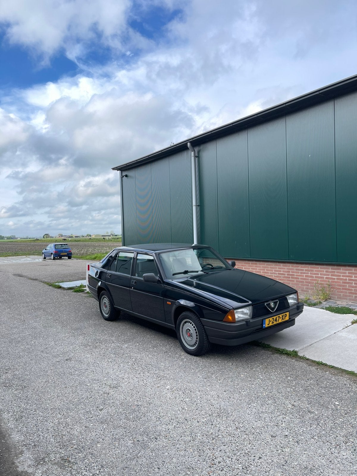 Alfa Romeo 75 1992 Zwart, Auto's, Alfa Romeo, Particulier, Benzine, Sedan, Handgeschakeld, Geïmporteerd, Zwart, Stof, Achterwielaandrijving
