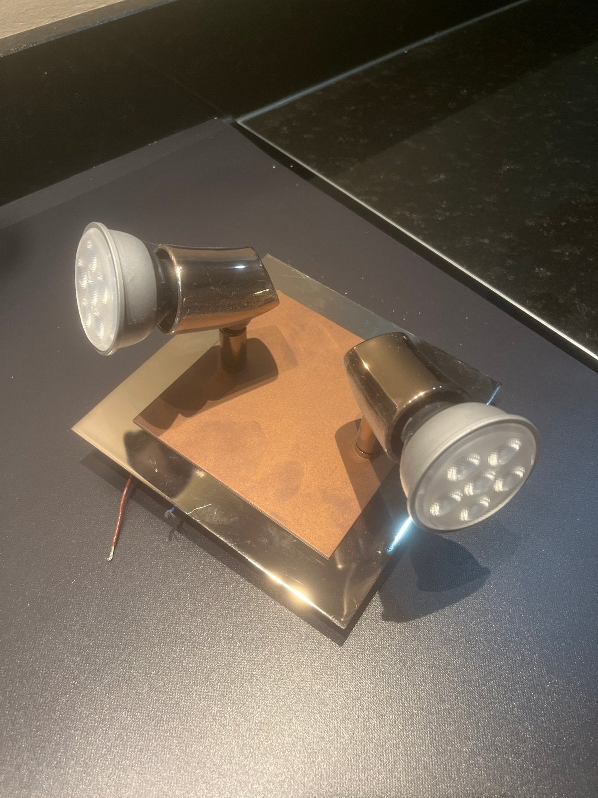 Massive Opbouwspot met 2 LED lampen - 15x15 cm, Gebruikt, Opbouwspot, Overige fittingen, Ophalen of Verzenden
