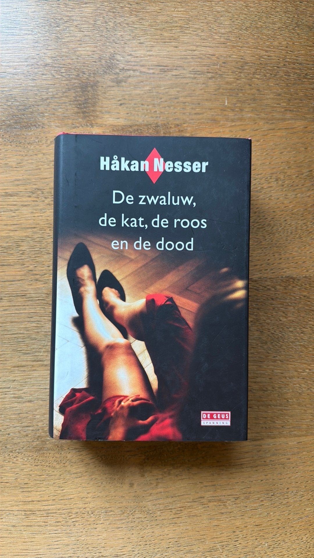 Håkan Nesser - De zwaluw, de kat, de roos en de dood, Boeken, Ophalen of Verzenden, Zo goed als nieuw, Håkan Nesser
