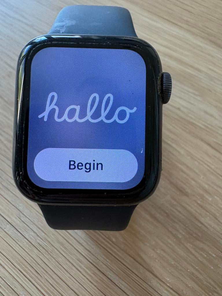 Dames Apple Iwatch serie 6 GPS 40mm 32Gb, Sieraden, Tassen en Uiterlijk, Smartwatches, Ophalen, IOS, Zo goed als nieuw, Waterdicht