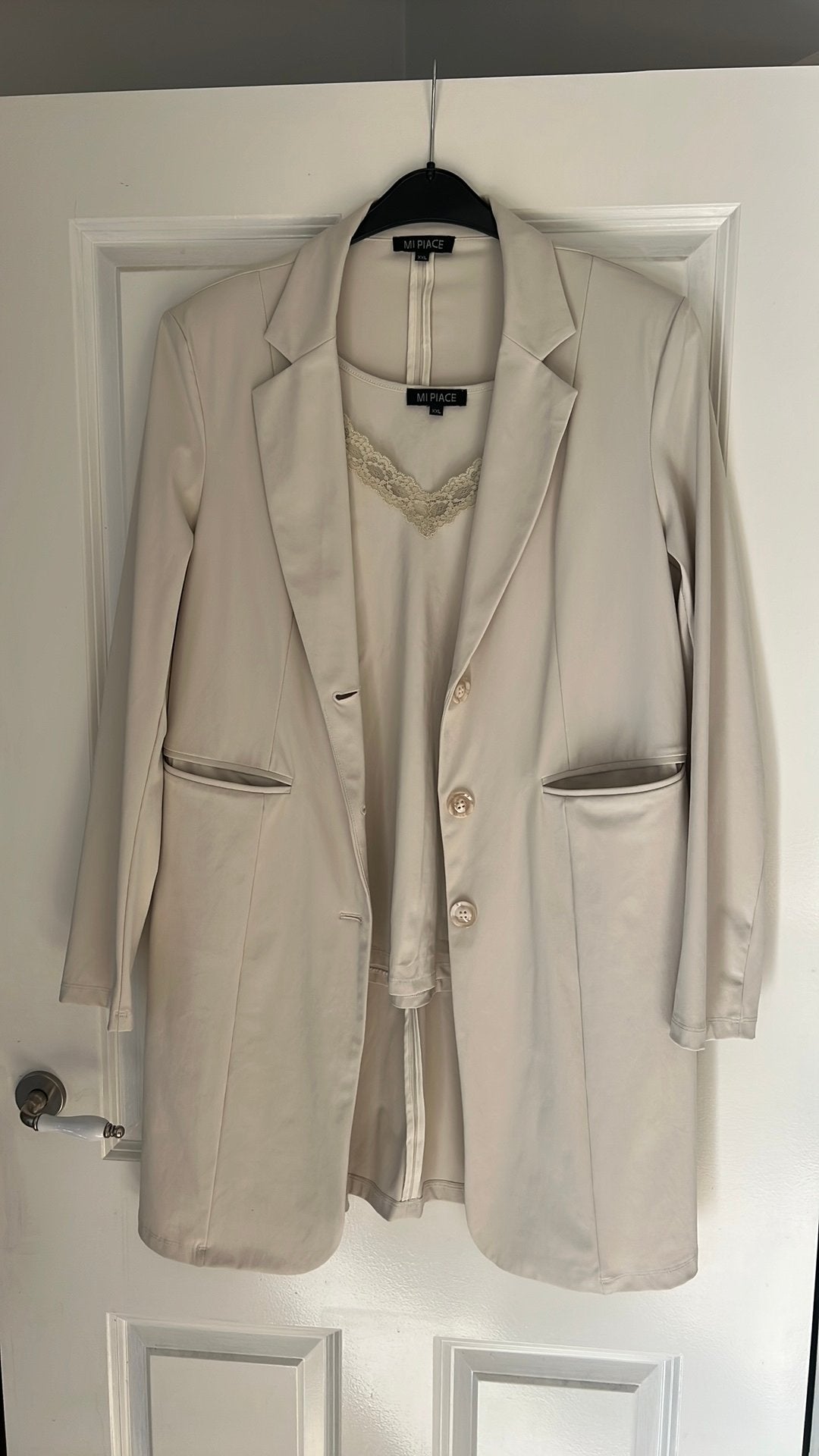 Mi piace travel blazer lang met top kleur kit xxl, Kleding | Dames, Beige, Maat 46/48 (XL) of groter, Ophalen of Verzenden, Zo goed als nieuw