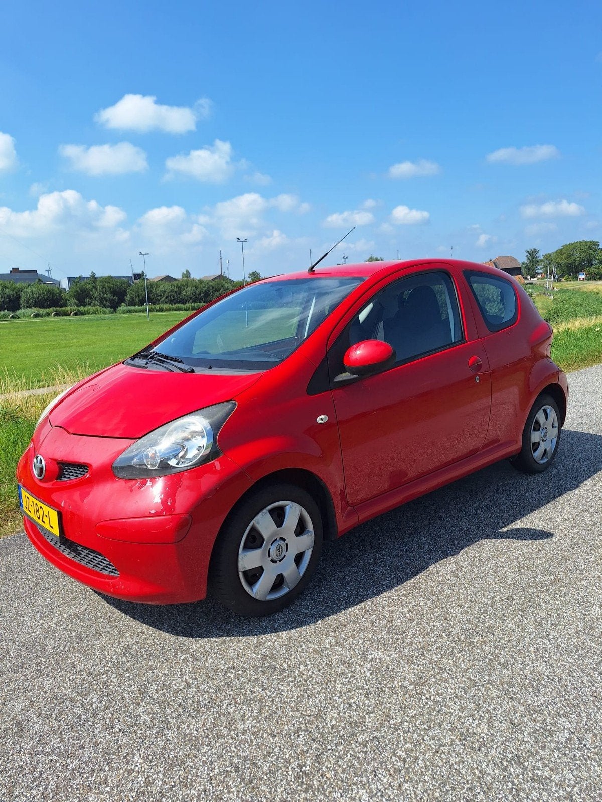Toyota Aygo 1.0  2008 Rood Nieuw APK 121000 km, Auto's, Toyota, Particulier, Aygo, Airbags, Centrale vergrendeling, Digitale radio-ontvangst