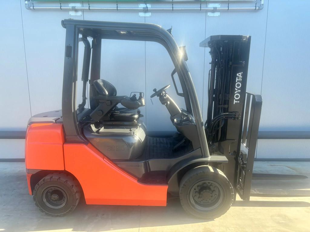 Toyota 06-8FD25F Heftruck Diesel (bj 2016)