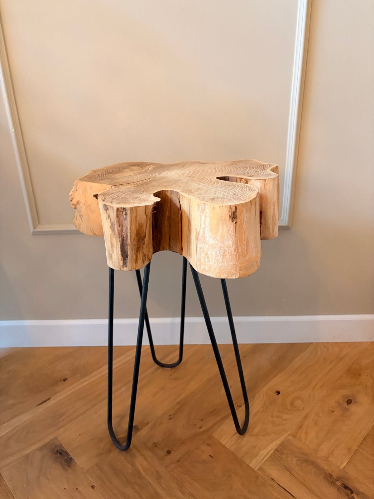 Bijzettafel van boomstam met metalen poten, Gebruikt, Overige vormen, Hout, Ophalen