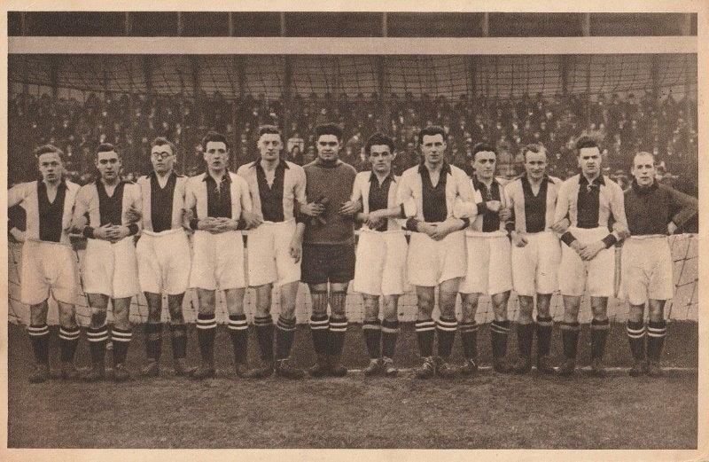 Heeft u op zolder zeldzame voetbal items van uw grootouders?, Ophalen