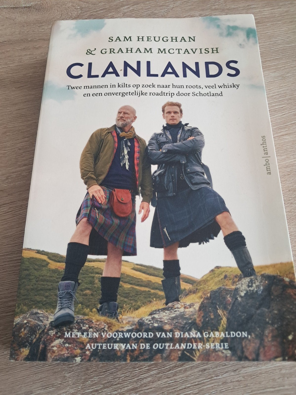Clanlands: Twee mannen in kilts op zoek naar hun roots, Ophalen of Verzenden, Zo goed als nieuw, Sam Heughan & Graham McTavish