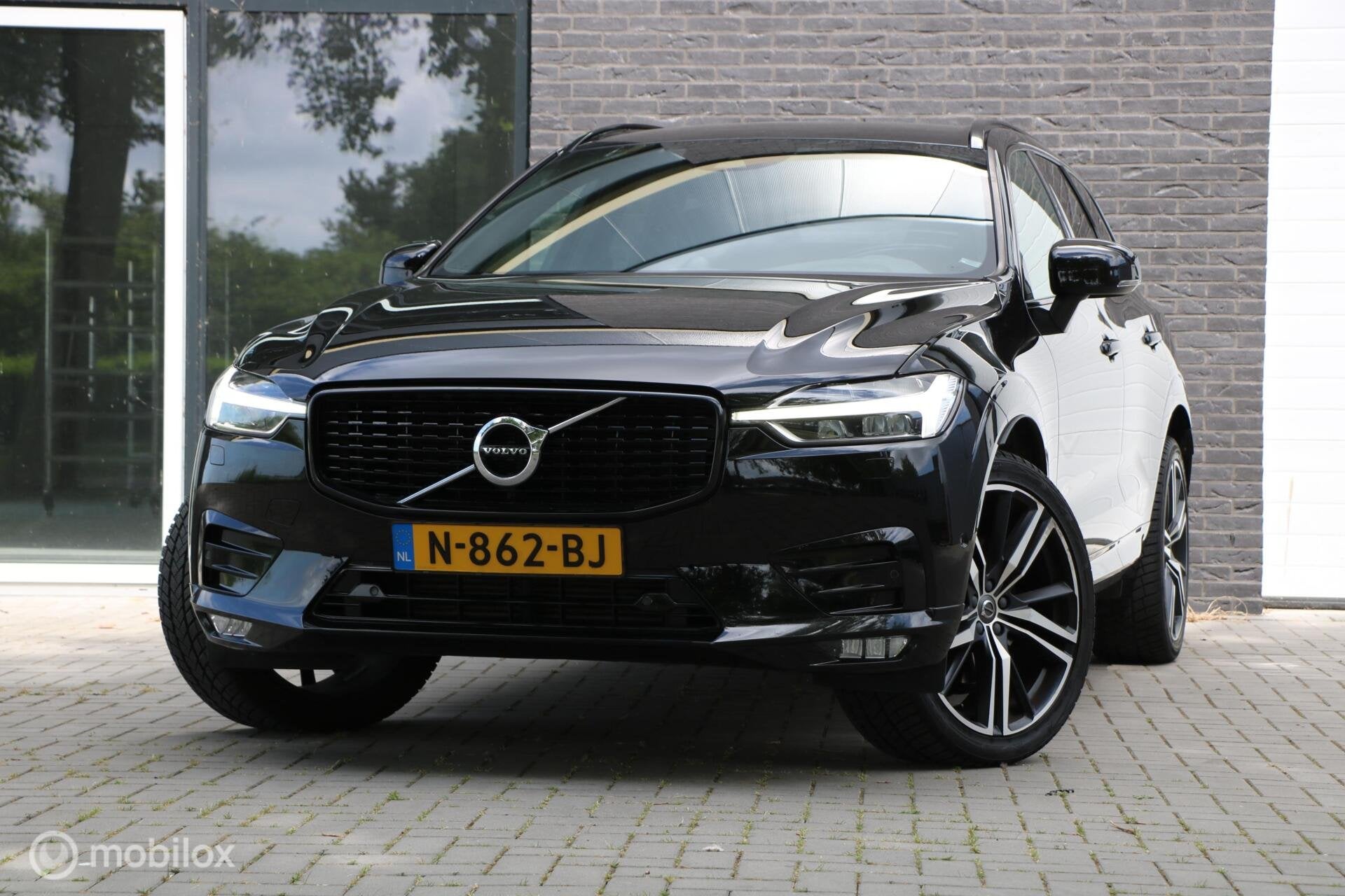Volvo XC60 2.0 T6 AWD R-Design | 2018 | Trekhaak | B&W, Gebruikt, Euro 6, 1969 cc, Zwart