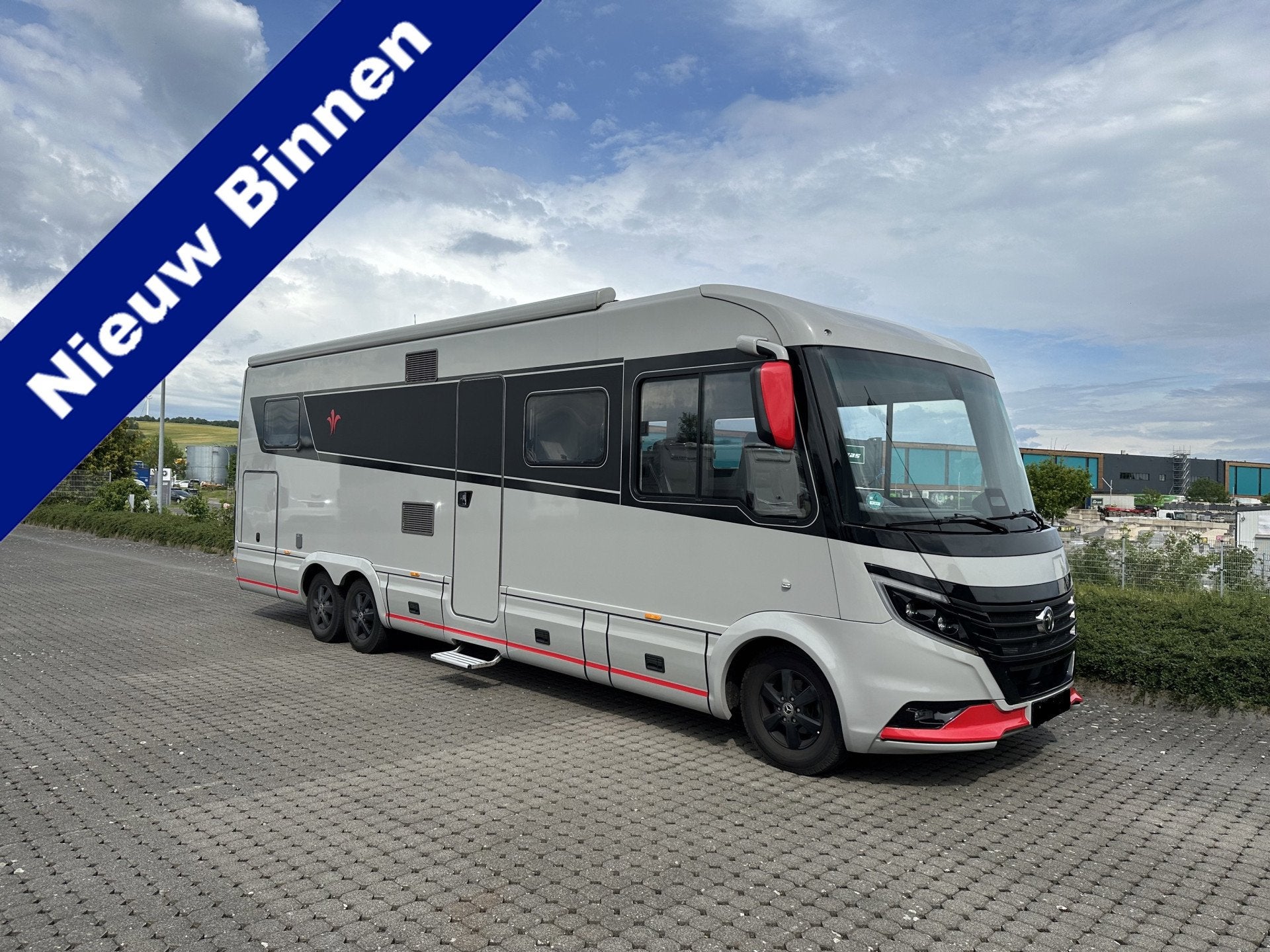 NIESMANN BISCHOFF ARTO 88E Mercedes Aut Luchtvering 5-Persoo, Niesmann+Bischoff, Galliersweg 39
5349AT  OSS, NL, 9 tot 10 meter