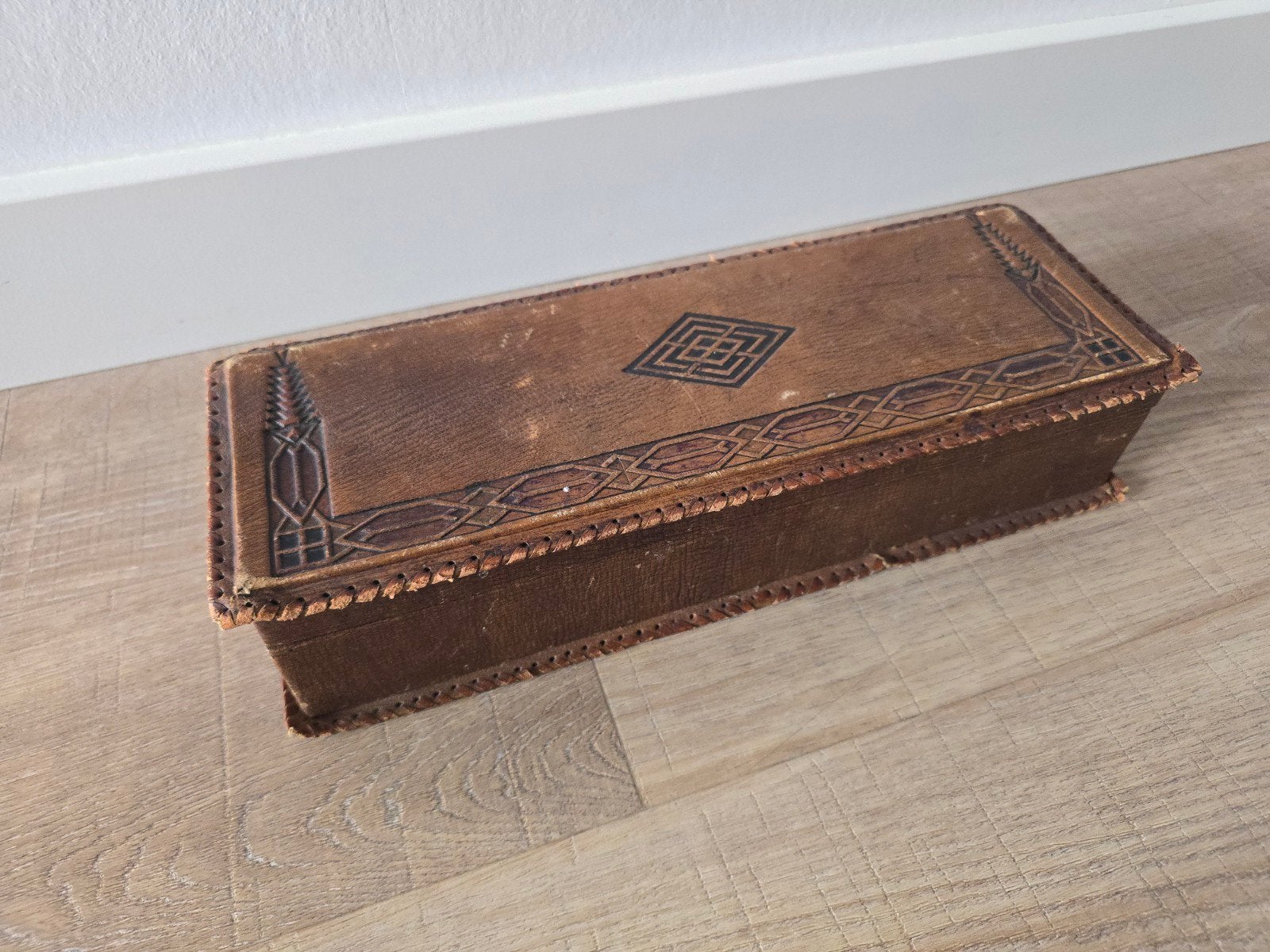antieke houten met leder bekleden doos met scharnierdeksel, Ophalen of Verzenden