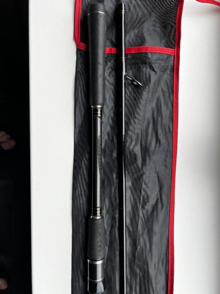 Ultimate Predator Spin & Jig 270cm (10-30g) + Hoes, Watersport en Boten, Ophalen of Verzenden, Gebruikt, Complete hengel