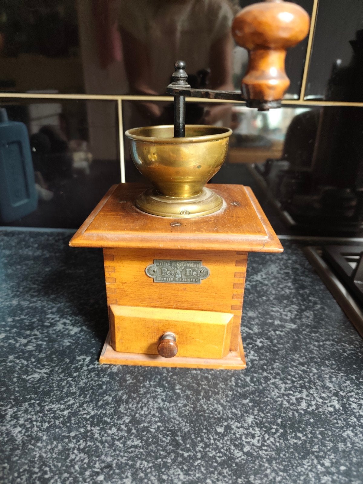 Antieke Pe De koffiemolen - Gebruikt, Ophalen of Verzenden