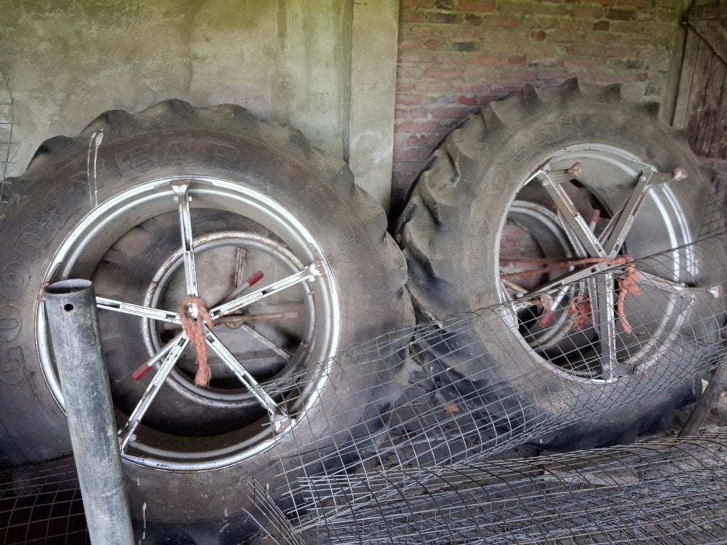 Te koop: dubbellucht Goodyear 16.9R38, Molcon, Zakelijke goederen, Agrarisch | Onderdelen | Banden, Velgen en Assen, Ophalen