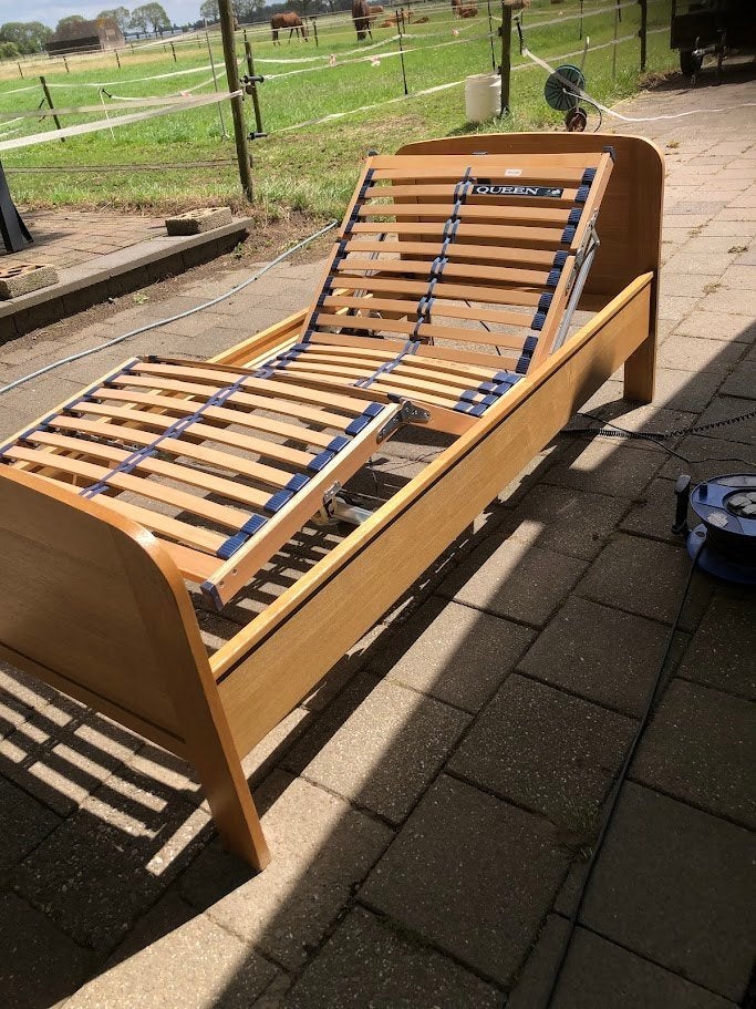 Houten eenpersoonsbed met electisch verstelbare lattenbodem, Ophalen, 90 cm, Eenpersoons, 200 cm