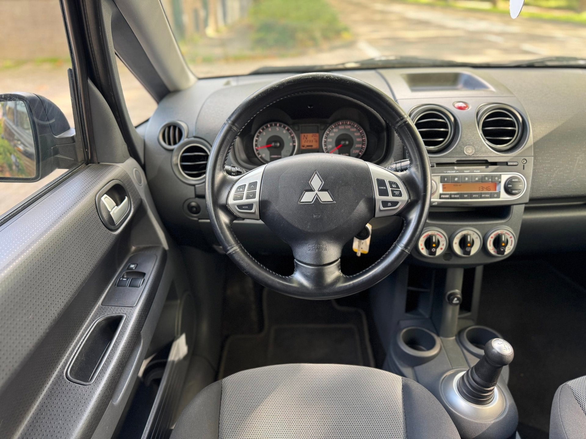 Mitsubishi Colt 1.3 Invite AUTOMAAT 5Drs Airco LM Velgen tre, Auto's, Gebruikt, 31 €/maand, Origineel Nederlands, Bedrijf