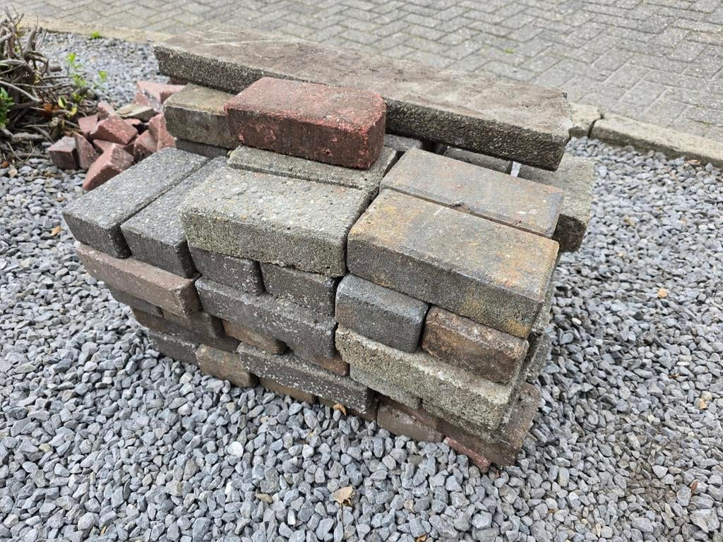 Gratis ong. 60 stenen!, Tuin en Terras, Ophalen, Gebruikt, Beton, Klinkers